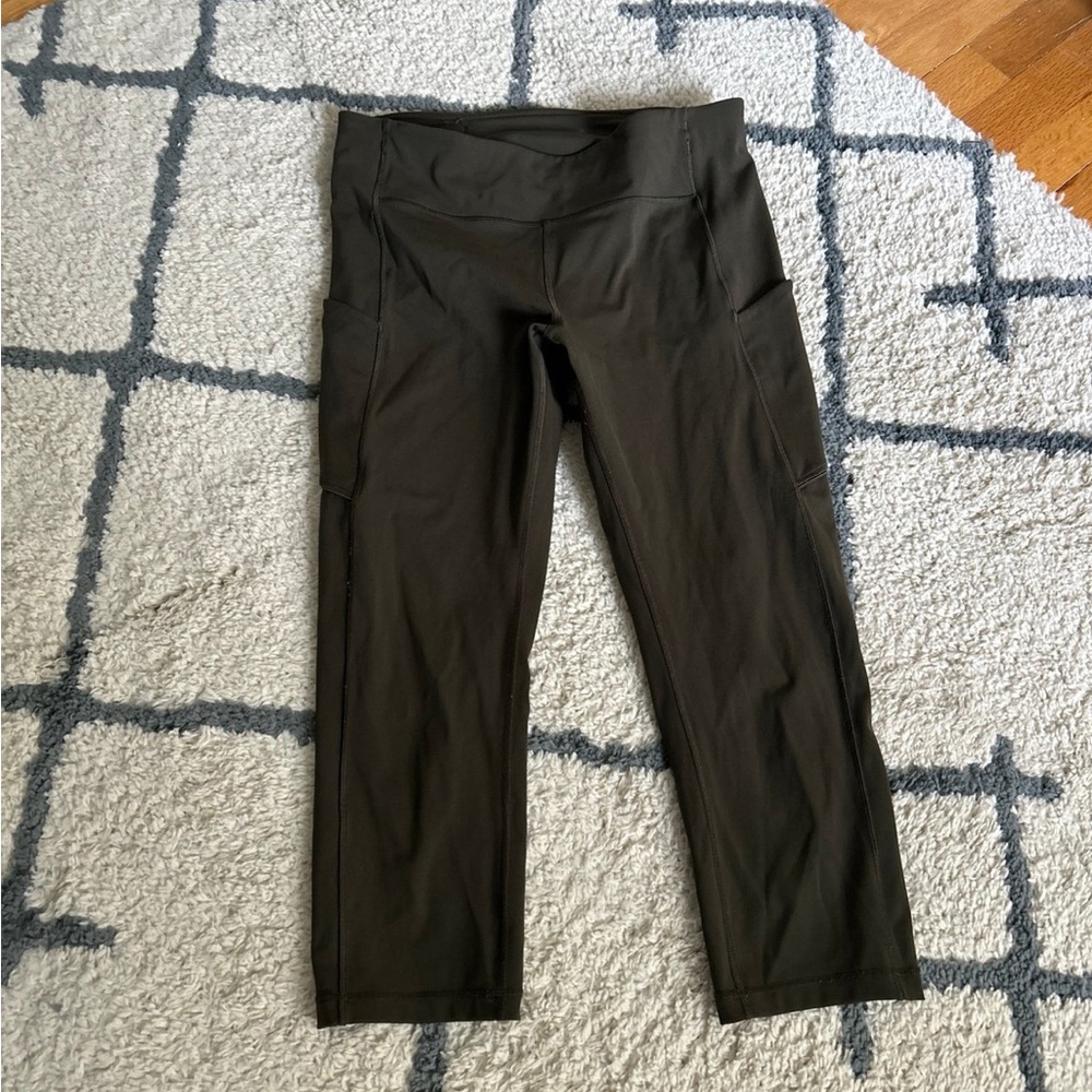 Lululemon - Speed Up Mid Rise Crop